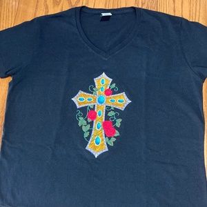 Cross and Roses Embroidered Black V-Neck Tee Shirt Sz XL Gildan